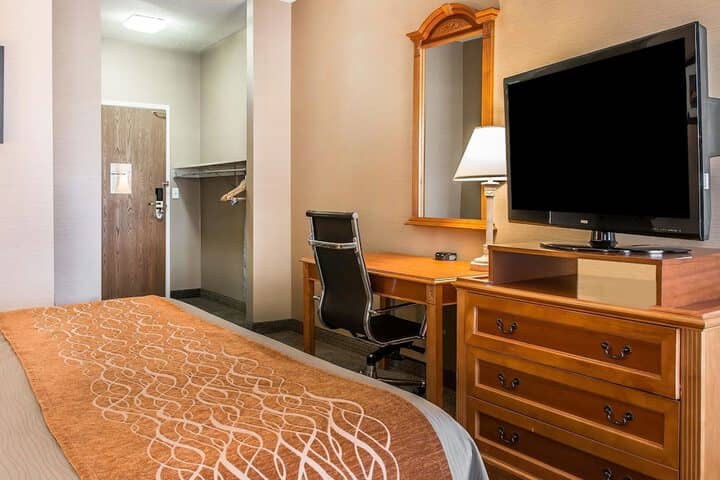 Room 9 of 35