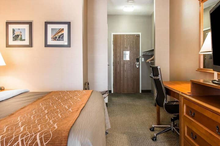 Room 10 of 35