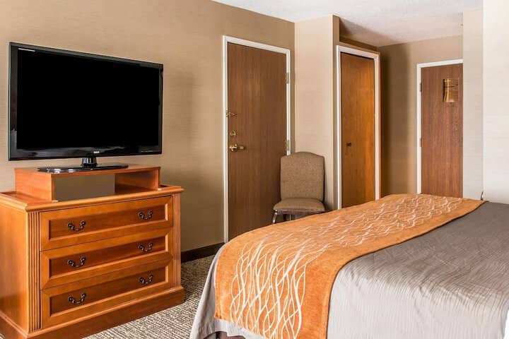 Room 11 of 35